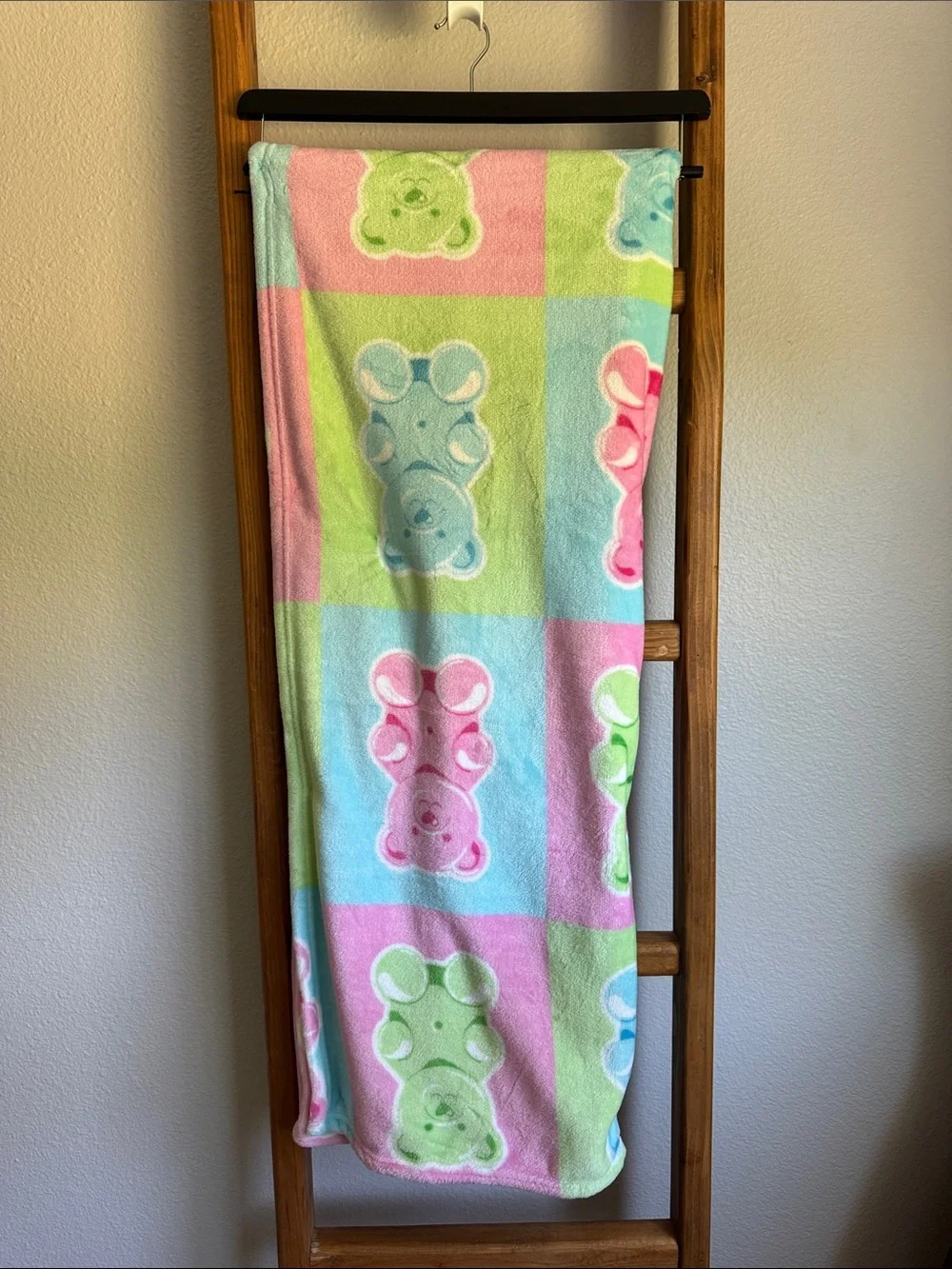 🌈 Betsey Johnson Plush Teddy Bear Throw Blanket